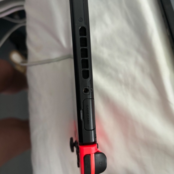 Never Used Nintendo switch - Picture 3 of 6